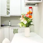 Apartmán Residencia Queiros - T1 *