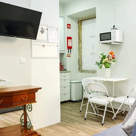 Residencia Queiros - T1 Διαμέρισμα *